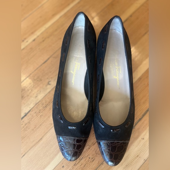 Black and Brown Salvatore Ferragamo Block Heel Pumps, Size 9 - Picture 4 of 8